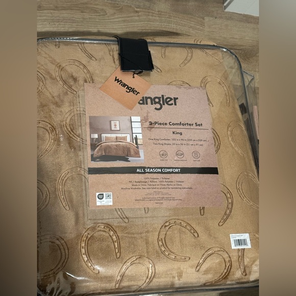 Wrangler Other - Wrangler Tan King Comforter Set with Horseshoe Emboss - NWT